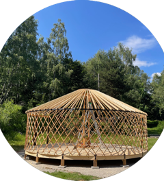 La structure en hêtre et épicéa.